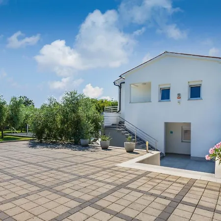 Villa Taste With Pool Next To The Sea *