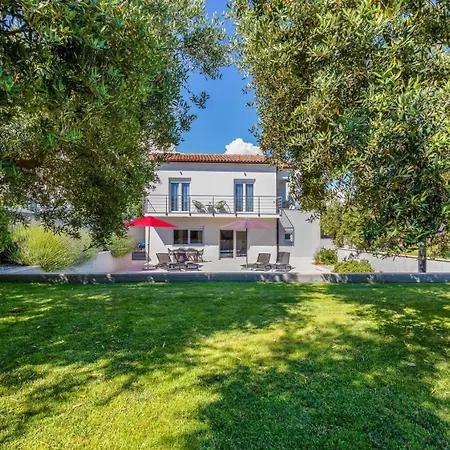Villa Taste With Pool Next To The Sea Fažana